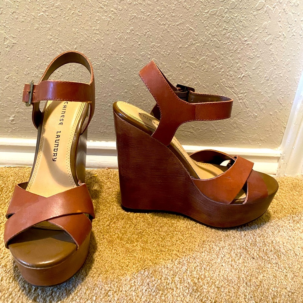 Chinese Laundry wedges